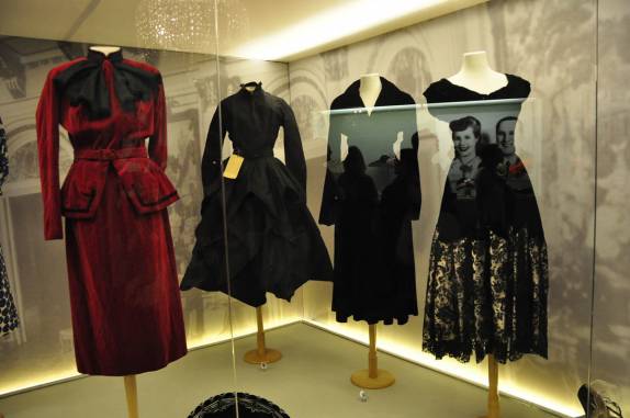 Vestidos usados por Evita, na Fundação Eva Perón, em Buenos Aires, na Argentina
